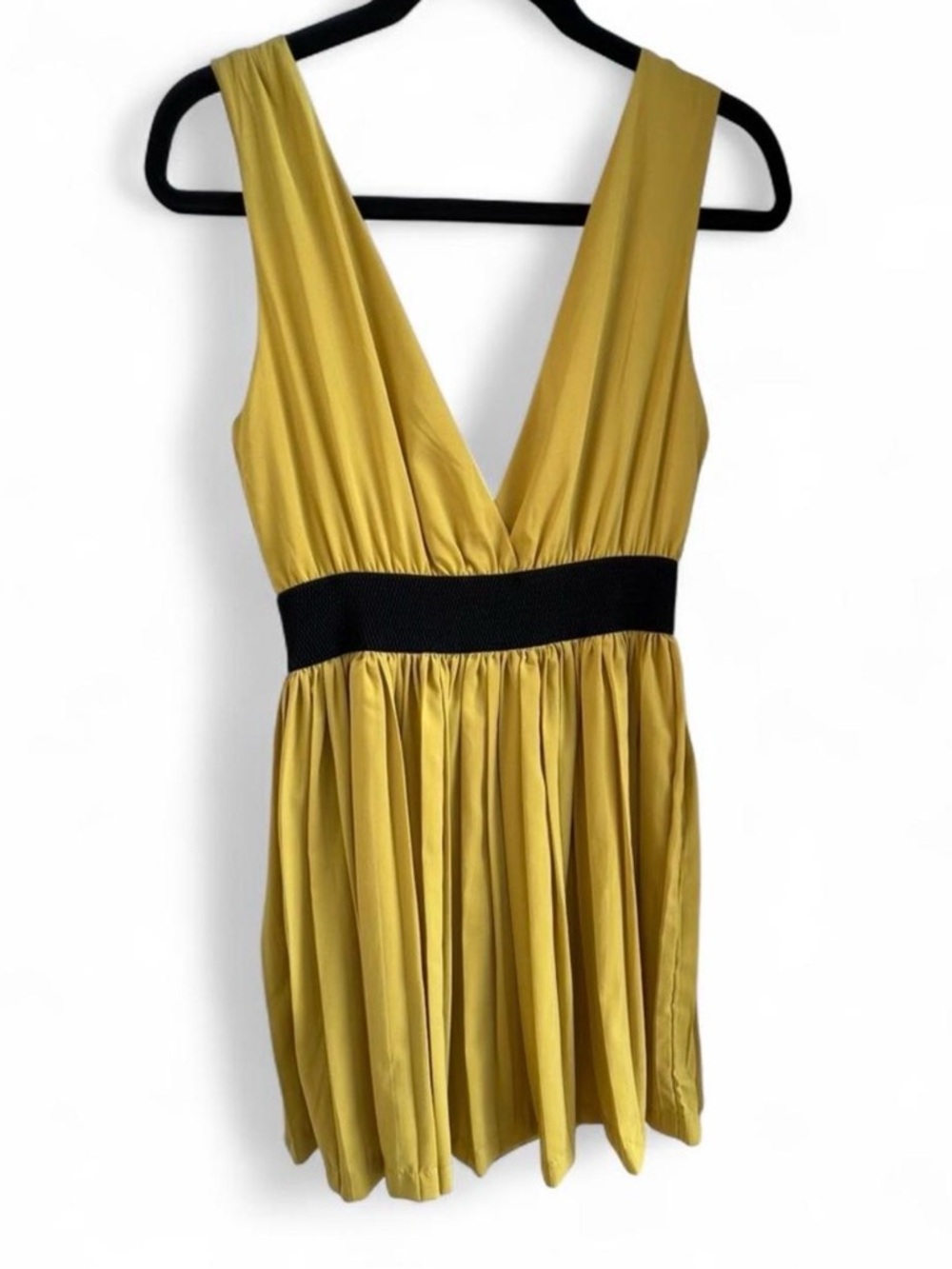 NWT Dress Yellow Sleeveless Medium Pleated with Black Waistband Katie Med